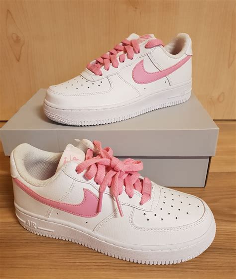 nike schuhe damen air force rosa|Nike Air Force 1 shoes.